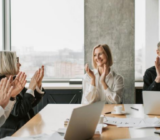 Buenas prácticas para promover el empleo senior en las empresas